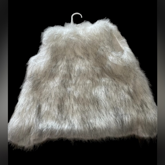 Sparkle in Pink girls’ size 6T faux fur vest. White with black. - Picture 2 of 6